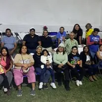 Comunidad reunida en actividad